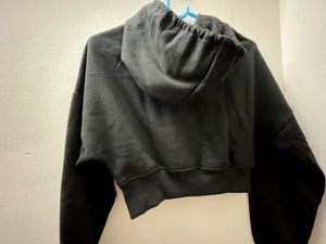 Black cropped hoodie