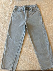 Light Wash Relaxed Fit Jeans