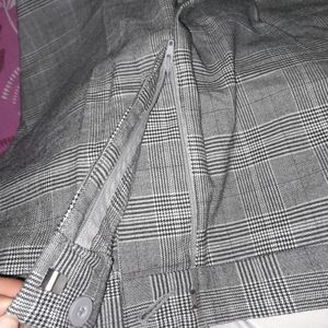 For Both Men And Women Grayish Pant
