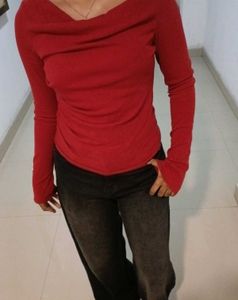 RED OFFF SHOULDER TOP