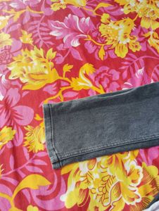 Stylish Grey Denim Jeans - Color Point