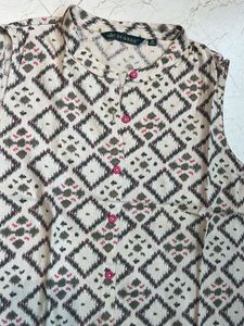 Elegant Printed Sleeveless Kurti