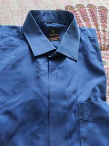 Van Heusen Formal Blue Shirt Size 42