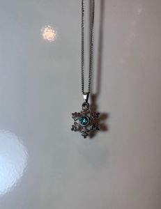 Snowflake Pendant Necklace