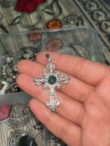 Elegant Cross Pendant Necklace