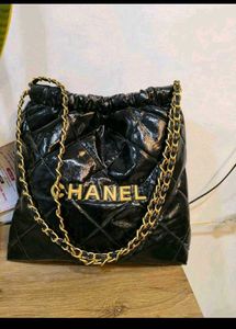 Chic Black Quilted Chain Handbag