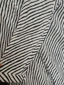 Chic Black &amp; White Striped Tunic