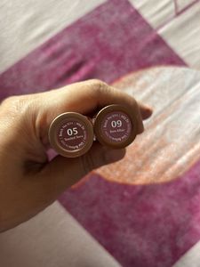 2 Matte Lipsticks