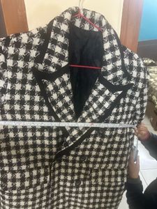 Houndstooth Blazer - Chic &amp; Classic