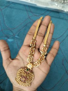 Exquisite Gold Necklace Set