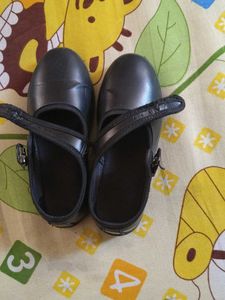 black &amp; white shoe