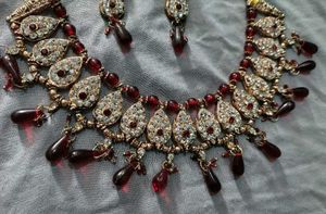 Exquisite Red and Gold Jewellery Set
