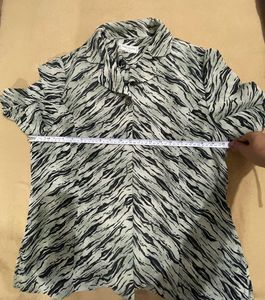 🌈Animal Print Button-Up Shirt 🩷