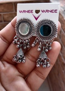 Chic Black &amp; Gold Hoop Earrings