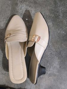 Stylish Women's Beige Mules