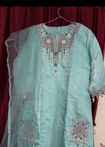Elegant Teal Kurta Set with Intricate Embroidery