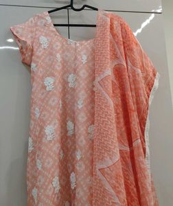 Peach Kurta Set with Dupatta (3 piece)