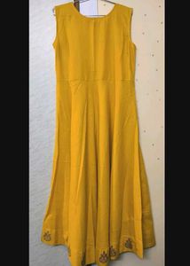 Yellow Gown with Cape 🟡