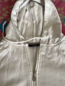 White Hoddie Size L