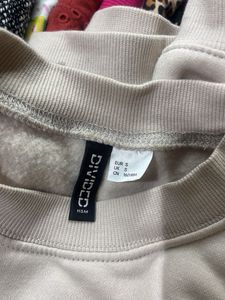 oversized cream/off-white sweatshirt