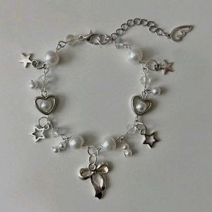 bow beaded bracelet