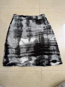 Stylish Tie-Dye Mini Skirt