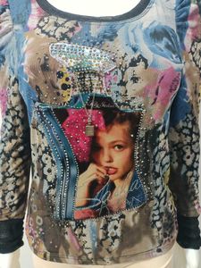 Unique Graphic Print Long Sleeve Top