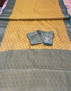 New- Elegant Yellow 🌻 Saree with Teal Blouse