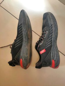 Men's Black &amp; Red Running Shoes