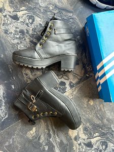 THROWAWAY PRICE BOOTS