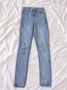 Forever 21 Light wash Distressed Jeans
