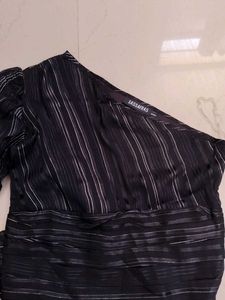 Stylish One-Shoulder Striped Top
