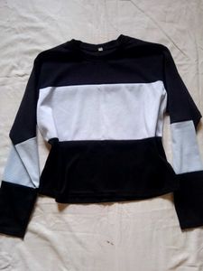 Black & White Striped Long Sleeve Top