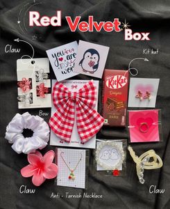 Red Jewelery Hamper Set