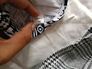 Black &amp; White Geometric Bikini Top