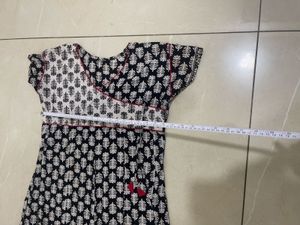 Chic Black &amp; White Printed Kurti