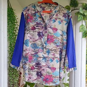 Floral Print Kurta with Blue Sleeves