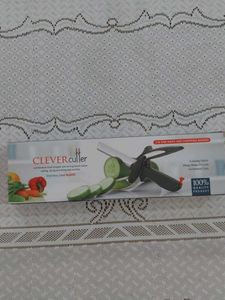 Clever Cutter 2-in-1 Knife & Cutting Board