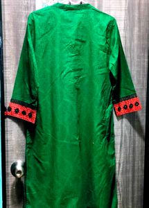 Green Kurta with Red &amp; Black Embellishments