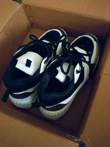 Stylish Sneakers - Great Condition!