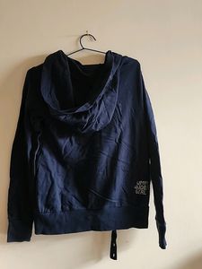 Blue Sweatshirt 👩🏻