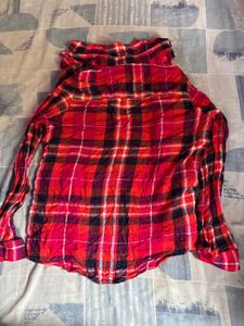 Red Plaid Button-Up Shirt💗