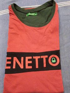 BENETTON T-Shirt used twice top condition 275