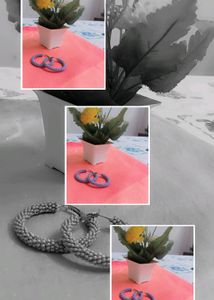 Beautiful Round Earings In Levender Color
