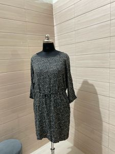 ZARA Elegant Black Patterned Tunic Top