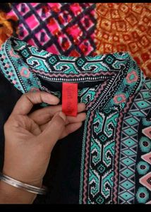 Elegant Black Kurta with Geometric Detail