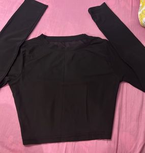Chic Black Long Sleeve Cropped Top