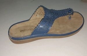 Women Metro Slippers