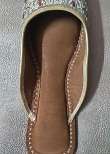 SET OF 2 JUTTIS