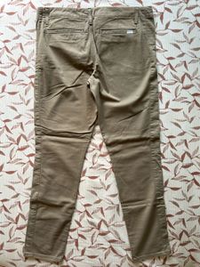 Women’s Casual Khaki Chinos 🤍